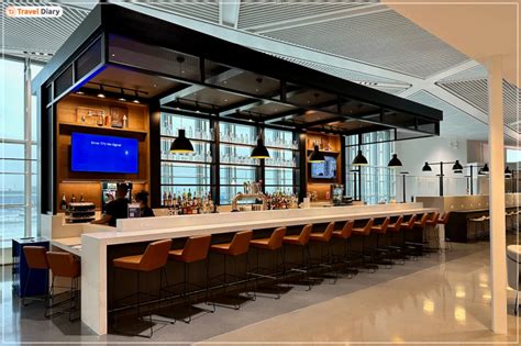 Experience Opulence: United Airlines Lounge at Newark Airport