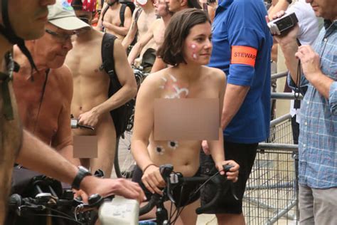 写真特集見渡す限りの裸裸裸 2024年World Naked Bike Ride in ロンドン5ページ目 デイリー新潮