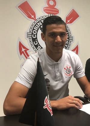 Novo diretor do Corinthians detalha finanças preocupantes déficit e