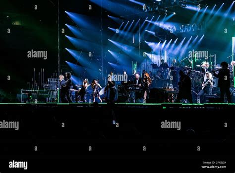 Hans zimmer orchestra hi-res stock photography and images - Alamy