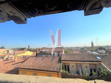 Luxuriöses Penthouse zu verkaufen Via Santo Stefano 75 Bologna