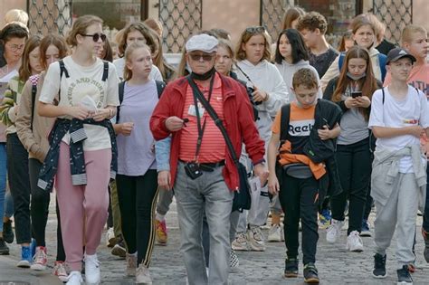 Cómo ser guía turístico en España Trabajo Doncomos