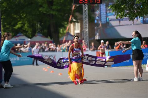 Maria Perez Breaks 35km Race Walk World Record In Podebrady World