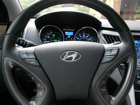 2012 Hyundai Sonata Hybrid: 26 Interior Photos | U.S. News