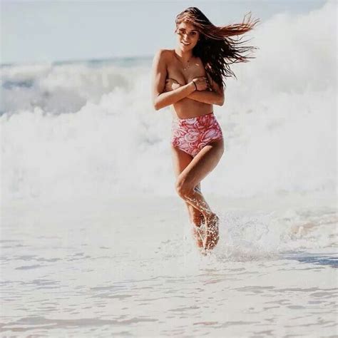 6 Hot Sexy Sofia Lopez Bikini Pics