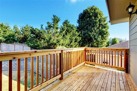 Cedar Decks Pros and Cons - Designing Idea