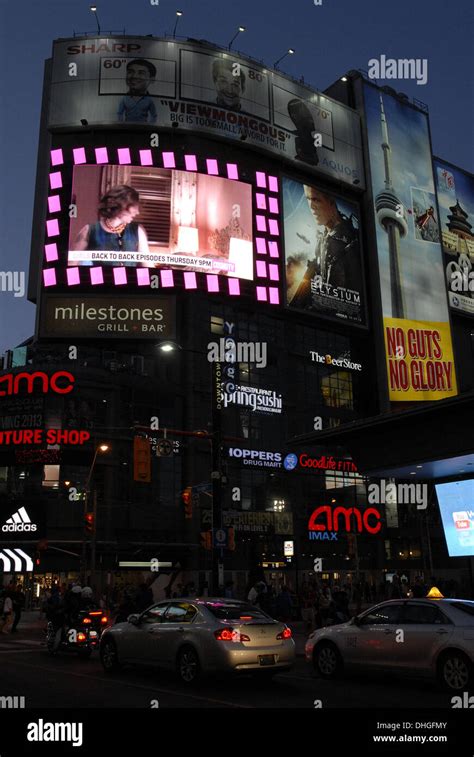 Evening in Dundas Square, Toronto, Canada Stock Photo - Alamy