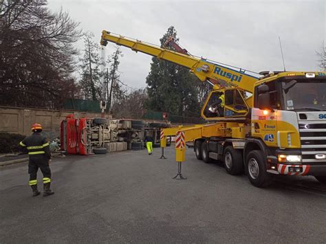 Saronno Ricoverato All Ospedale Di Como Il Conducente Del Camion