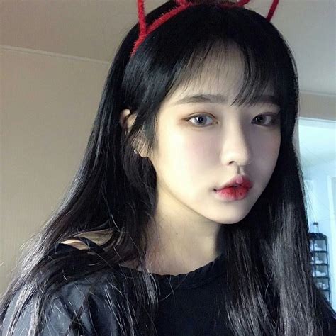 Pin De ᴜʟzzᴀɴɢ ♡ Em Ulzzang Com Imagens Coreana Fofa Menina