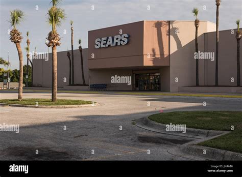 Sears Store At The Lake Square Mall Stock Photo Alamy