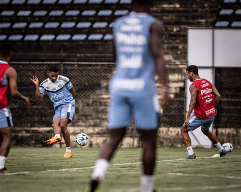 Em Bras Lia Santos Encerra Prepara O Para Estreia Na Copa Do Brasil