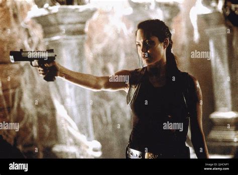 Angelina Jolie Lara Croft Tomb Raider 2001 Stock Photo Alamy