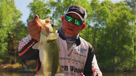 Flw Smith Lake Alabama Post Spawn Largemouth Bass Fishing With J Todd