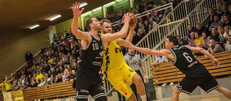 Ewe Baskets Oldenburg News Baskets Juniors Im Kampf Um Playoffs