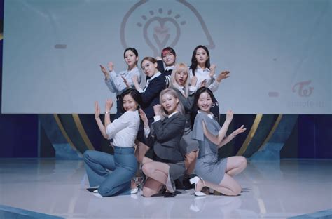 Twice’s “Scientist” is Colourful and Fun – Seoulbeats