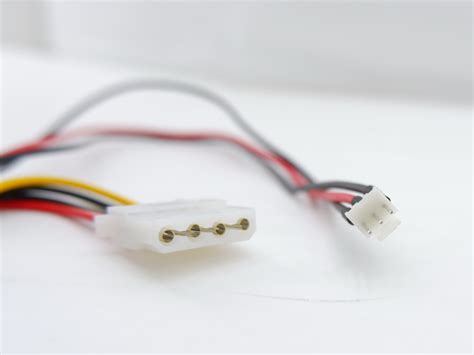 Кабель питания вентилятора Molex — Molex + 3-pin