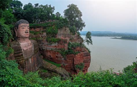 The Majestic Giant Leshan Buddha Editorial Photography - Image of culture, biggest: 165076147