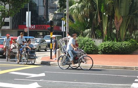 Singapore's Chinatown Trishaw Night Tour - Xelexi.com