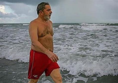 Eduardo Bolsonaro Curte Foto De Lula Sem Camisa E Dilma Tira Sarro