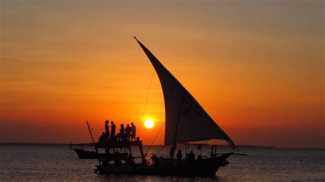 Dhow boat sunset cruise - Zanzibar - Arusha Trips