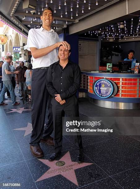 The Tallest Man In The World Photos and Premium High Res Pictures