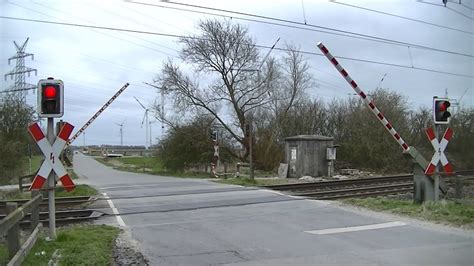 Spoorwegovergang Emden D Railroad crossing Bahnübergang YouTube