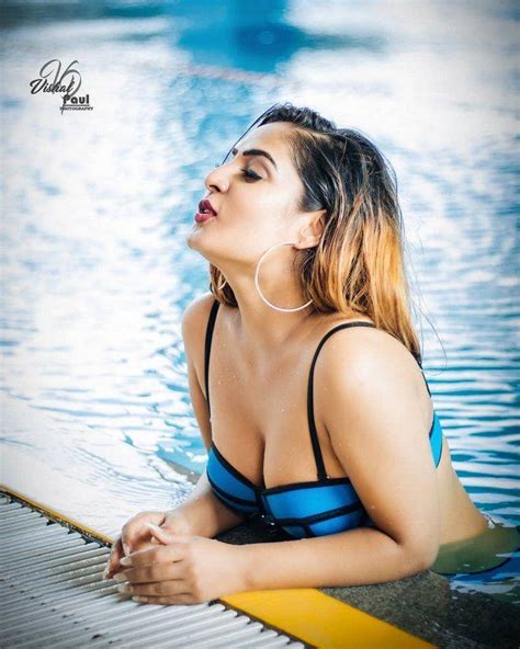 Diya Lamba Latest Hot Sexy Bikini Photos
