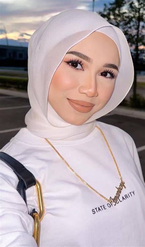 Pin By Kongazizi On Pretty Muslimah Perfect Body Women Mira Filzah