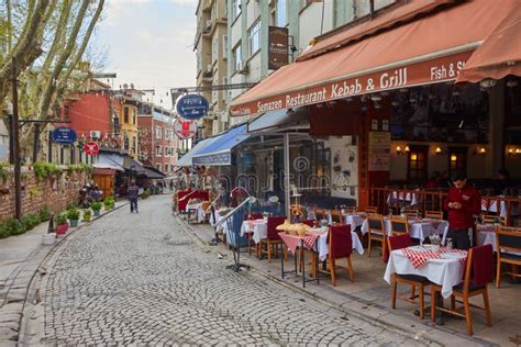 Istanbul Istanbul April Everyday Life On The Market Street