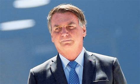 Bolsonaro revoga Lei de Segurança Nacional mas veta criminalização de