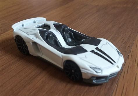 Hot Wheels GHP Lamborghini Pack Lamborghini Aventador J White Loose Hobbies Toys