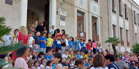 Lamezia Terme Accoglienza In Musica All Istituto Comprensivo Perri