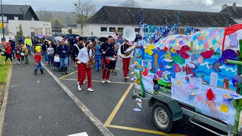 La Membrolle Sur Choisille Les Carnavaliers Heureux Comme Des