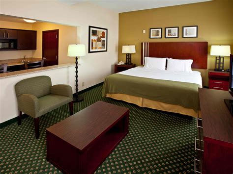 Hotels in Indianapolis | Holiday Inn Express & Suites Indianapolis - East