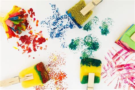 DIY sponge paint brush - splodgy fun | Kids crafts