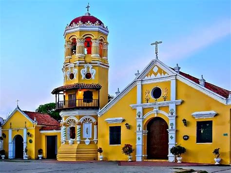 Iglesia de Santa Bárbara en Mompox Colombia Mompox o Mompós