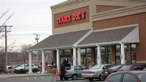 Giant Sinkhole Opens Up In California Trader Joe S SavvyDime