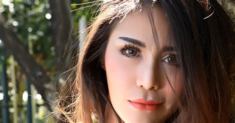 Natalie Wang Set Cantik Sexy Hot