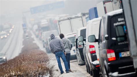 Gl Tte Und Schnee In Deutschland In Niedersachsen Und Bremen Kommt Es