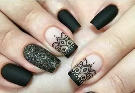 Negro mate nude mándala Manicura de uñas Uñas decoradas Manicura