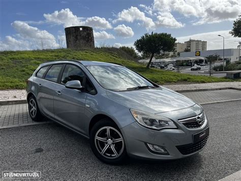 Usados Opel Astra Sports Tourer 8 900 EUR 166 300 Km 2011