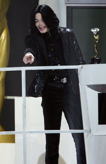 Michael Jackson Receives The Diamond Award Cn