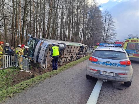 Fajsławice Wypadek autokaru z 42 pasażerami siedem osób w szpitalu