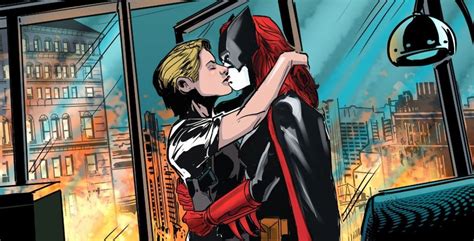 CW President Gives 'Batwoman' Update, Says 'No Plans' To End Any DCTV ...