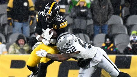 Pittsburgh Steelers Running Back Najee Harris Treats Would Be Tacklers