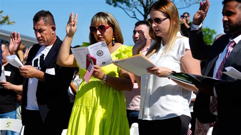 New U.S. citizens from 24 countries take the oath of allegiance