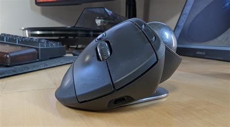 Why I use an ergonomic trackball mouse (and how it can save your wrists ...