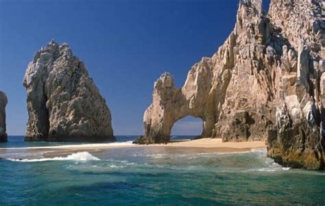 The Arch of Cabo San Lucas, from Legends to Disappearing Beaches