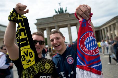 Dortmund Im Pokal Fieber Public Viewing Autokorso Bei Bvb Sieg