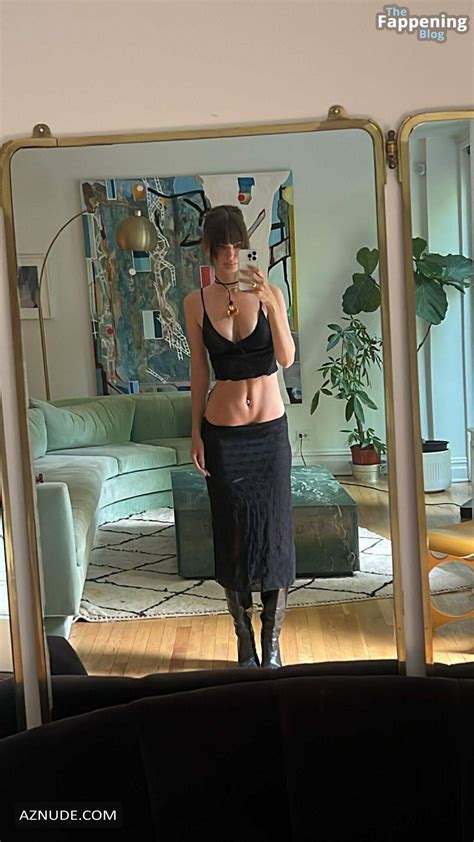 Emily Ratajkowski S Nude Photoshoot AZNude